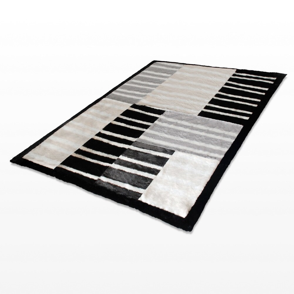 Stylish Stripe Beauty Patchwork Throw Blanket, Soft Micro Fleece & Plush for Bedroom