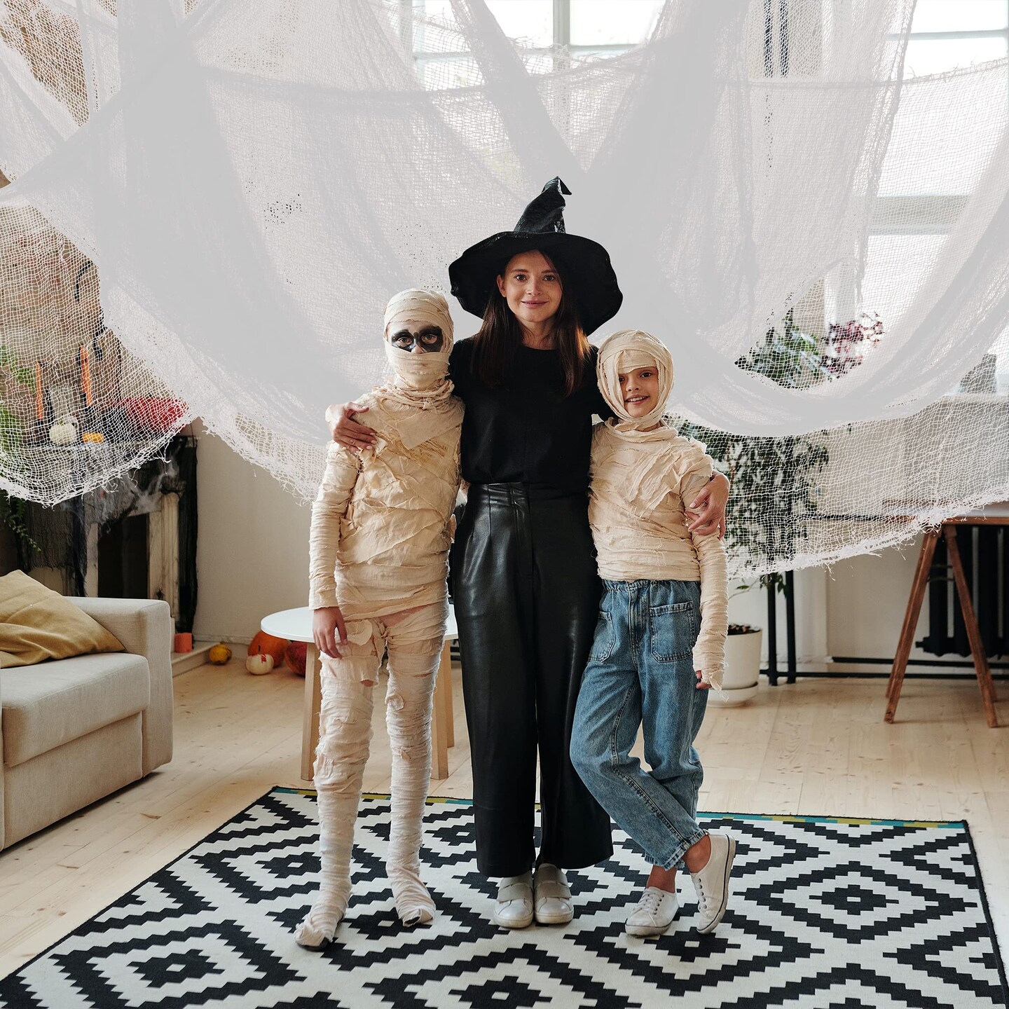 Watayo 196 x 39 Inch Halloween Creepy Cloth, Large White Scary Spooky Cheese Cloth, Windows Entryways Cover Gauze for Halloween Party Outdoor Home Wall Decor Supplies