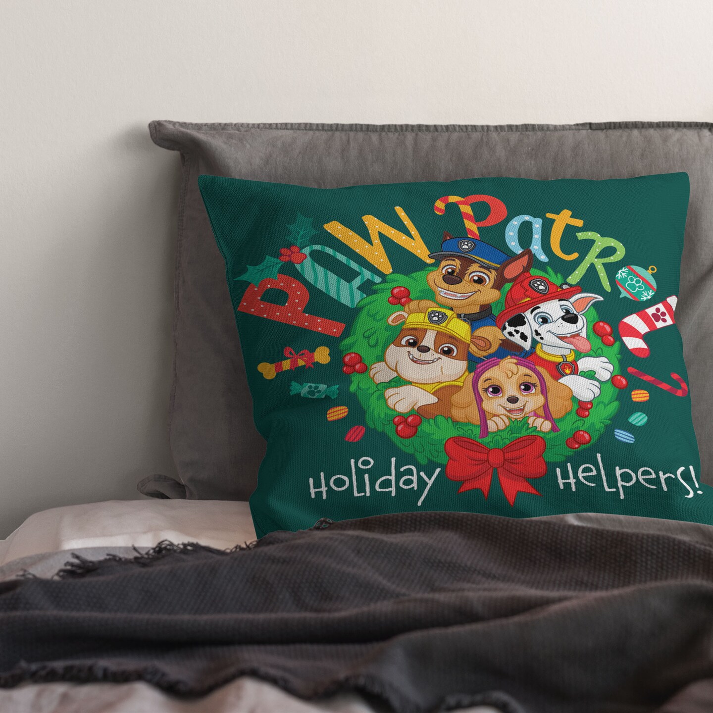 Nickelodeon Paw Patrol Holiday Helpers Throw Pillow 18&#xD7;18 Inches