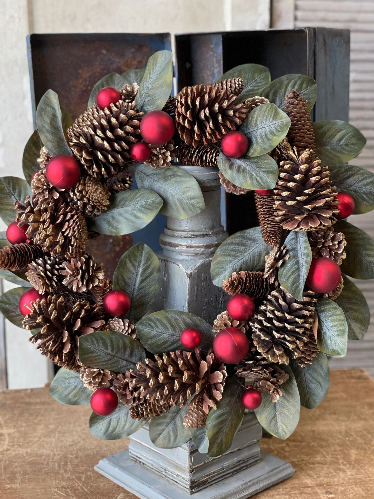 Pinecone Wreath | 24" - Christmas Holiday Elegant Door Decoration - Holiday Tree