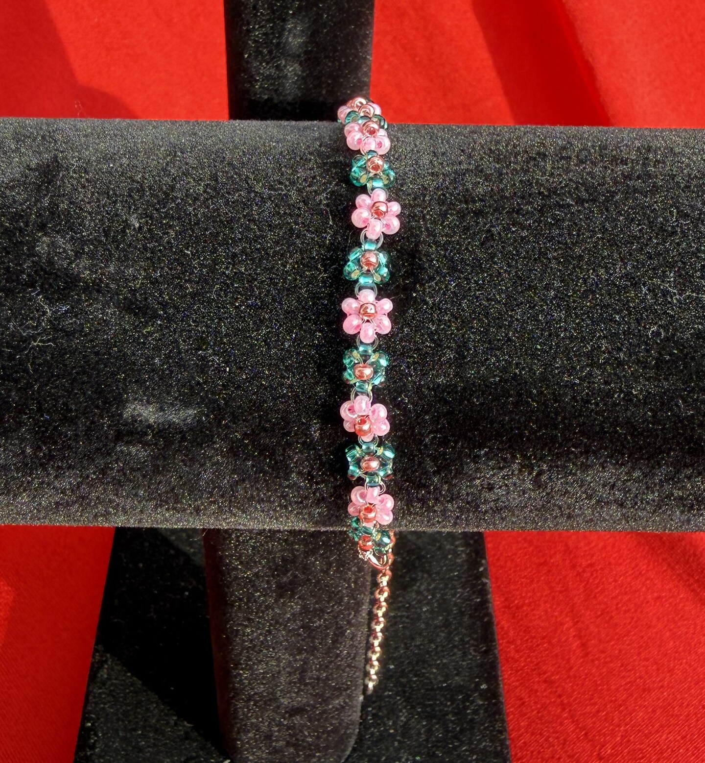 Daisy Beaded Bracelet | MakerPlace by Michaels