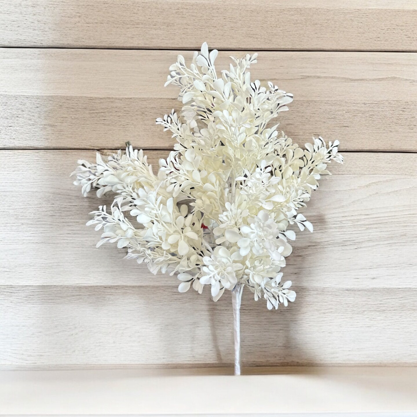 18.5&#x22; Artificial White Boxwood Bush &#x2013; Faux White Filler Stem for Wreaths, Bouquets, Wedding Florals &#x26; Home Decor-PSB710-WH