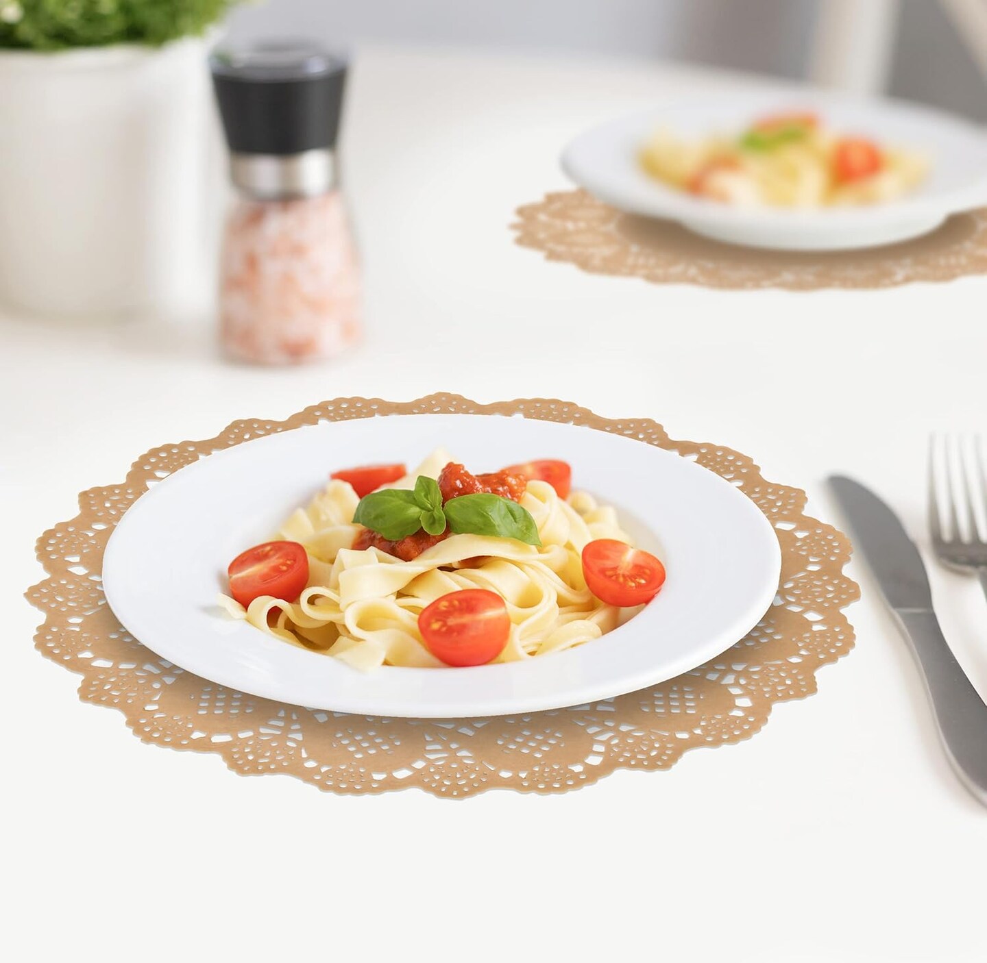 300 Pack Rustic Round Paper Place Mats 12" Disposable Light Brown Kraft Doilies Lace Scallop Doily