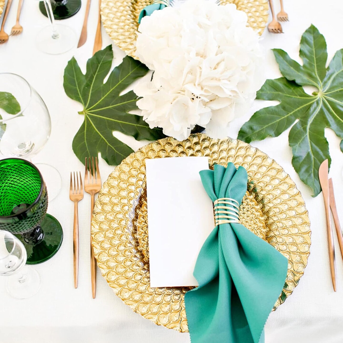 12 Pack Gold Charger Plates, 13&#x22; Plastic Round Decorative Dinner Under Plate, Reusable Elegant Peacock Service Chargers for Wedding Christmas Thanksgiving, Party Table Place Setting