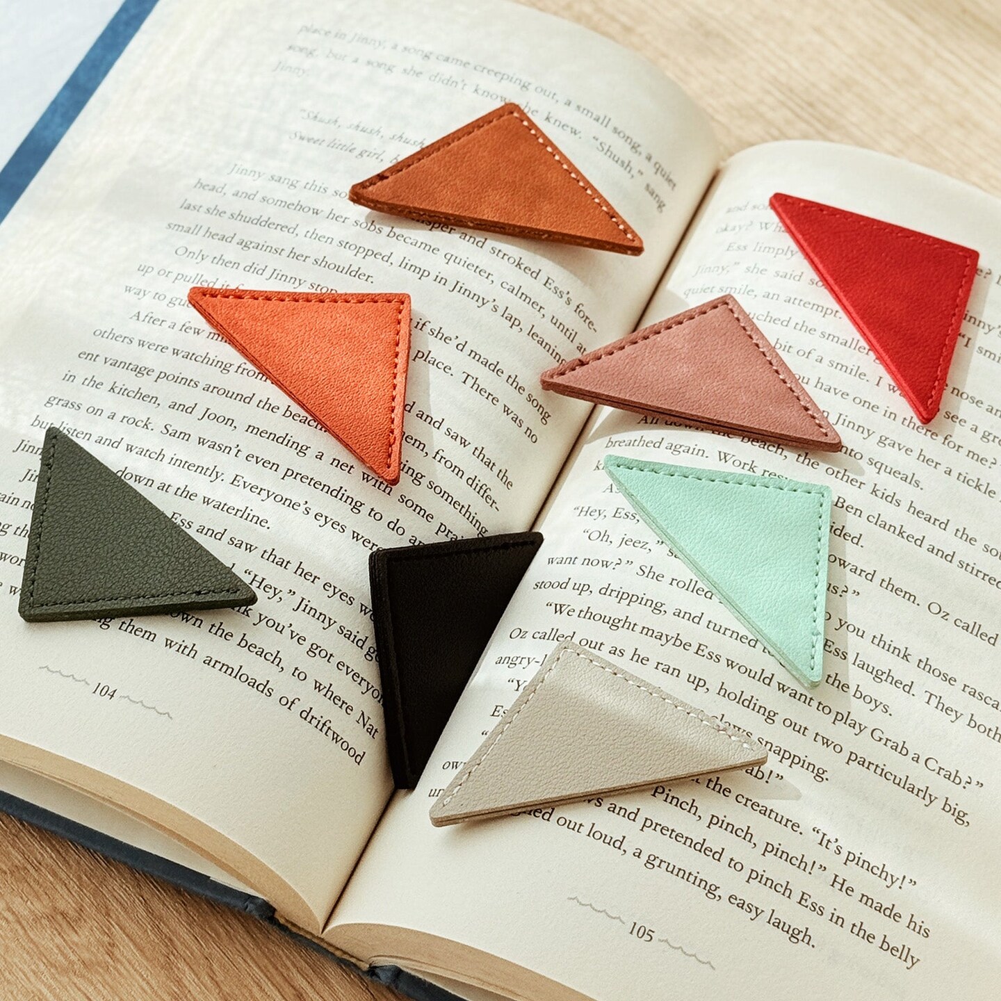 Wrapables Leather Corner Bookmarks, Page Marker, Reading Supplies (Set of 8), Triangles