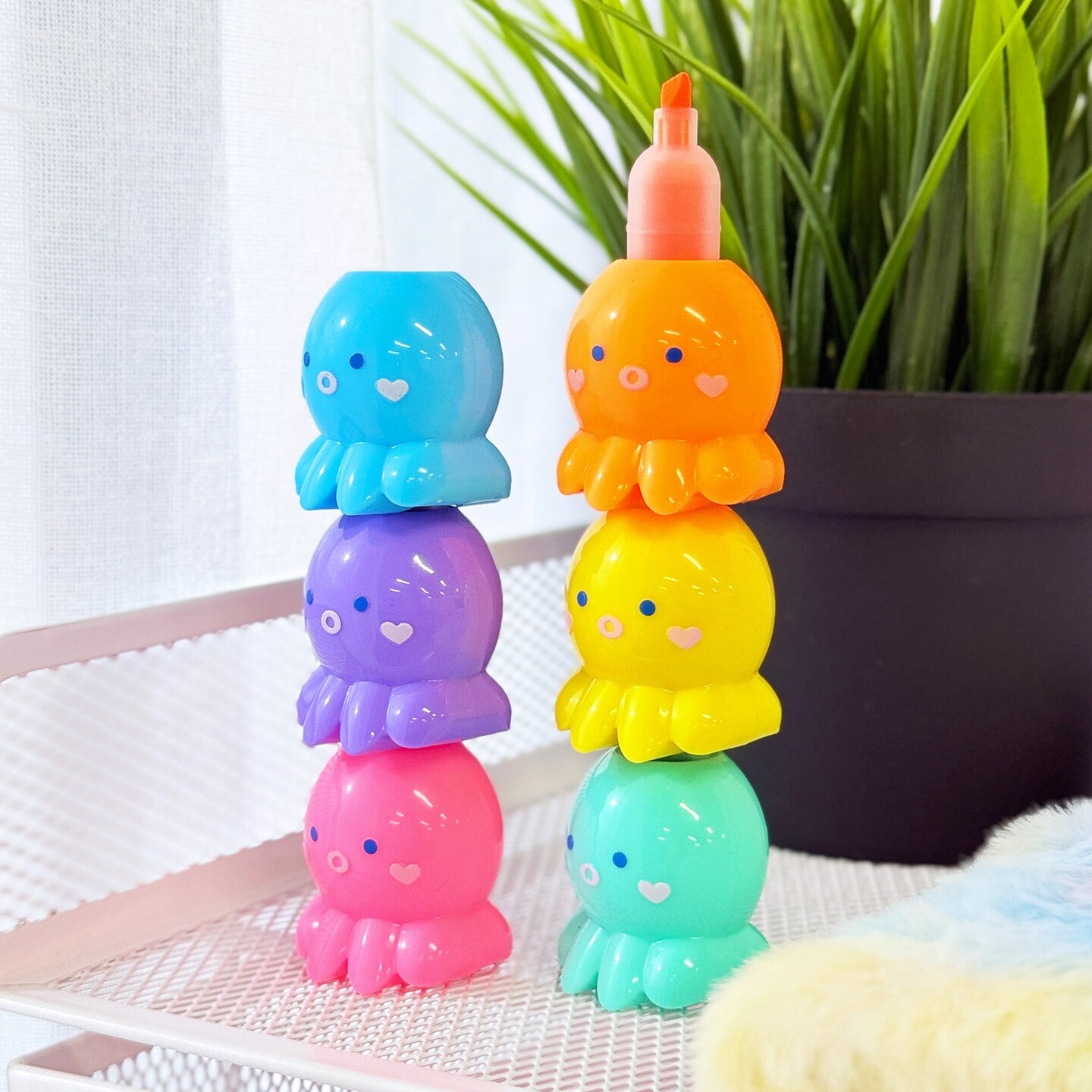 Wrapables Mini Stackable Highlighters, Cute Multi-color Markers, Octopus