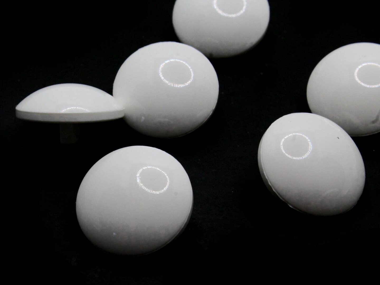 8 18mm Vintage White Plastic Shank Buttons