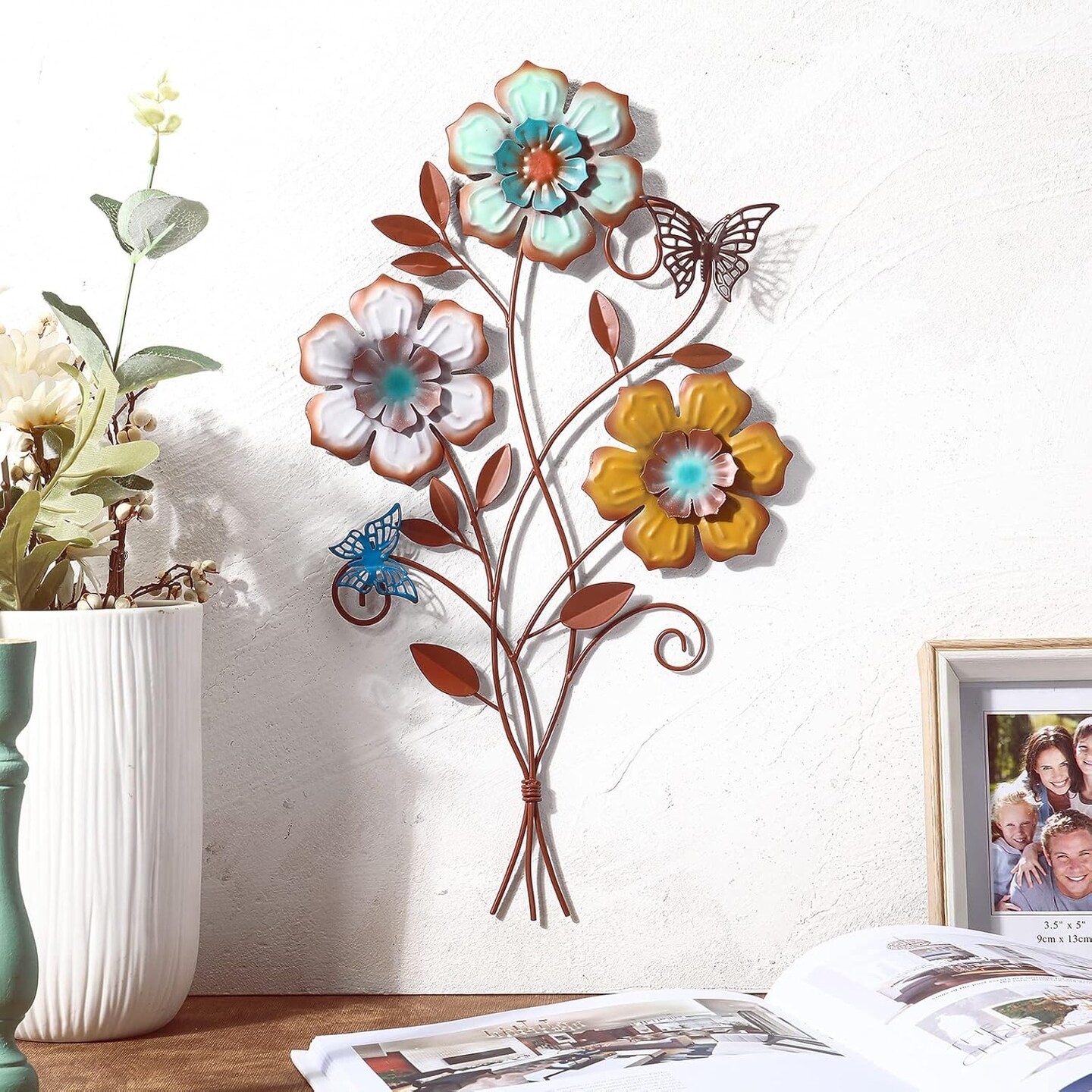 Tricolor Flower Wall Decor Vintage Metal Wall Art Decor Rustic Hanging Flowers Decorative Metal Floral Art for Home Living Room Bathroom Indoor Outdoor, 15 x 9.1 Inch(1 Piece)