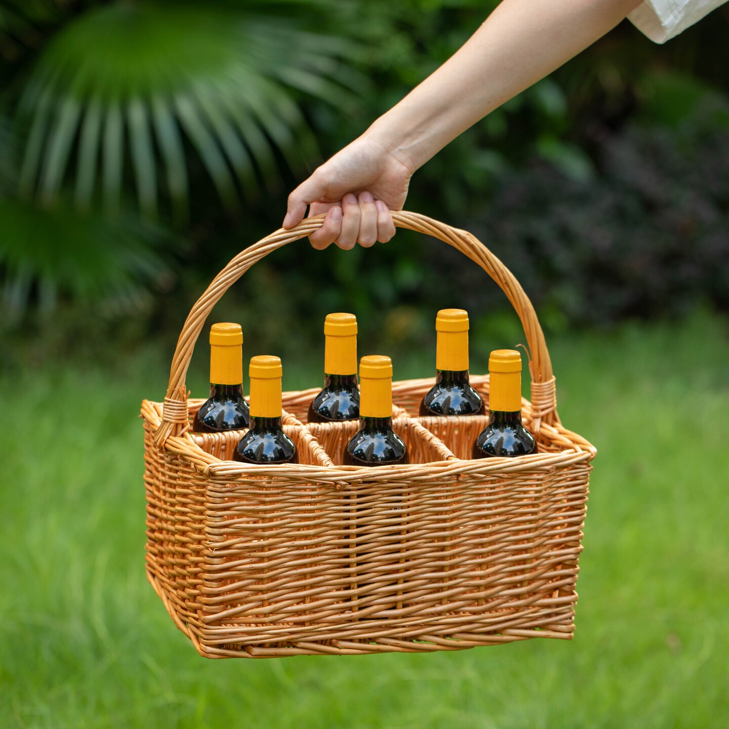 Wickewise Indoor and Outdoor 6 Bottle Wine and Beverage Wicker Tote Basket &#x2013; Perfect for Beer, Champagne, Bar Accessories, Home Bars, Picnics, Parties, and Bachelor Party Favors, Brown