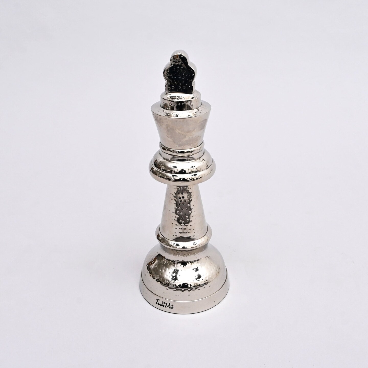 Decorative Hammered Nickel Finish Chess King Sculpture – Elegant Table Accent (5.5x5.5x14")