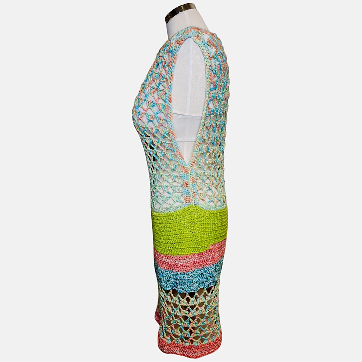 white christmas dresses OCEAN BREEZE CROCHET MAXI DRESS – AKIRA main image 0