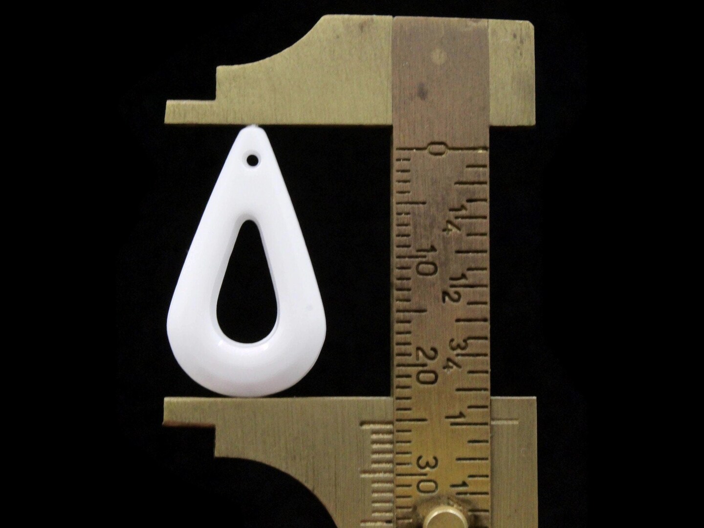 6 25mm White Vintage Plastic Open Teardrop Beads -- Briolette Beads