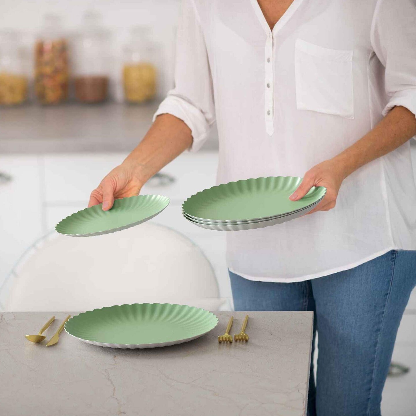 10 Count Scalloped Paper Plates Matcha Green 8.5 Inch Disposable Party Supplies