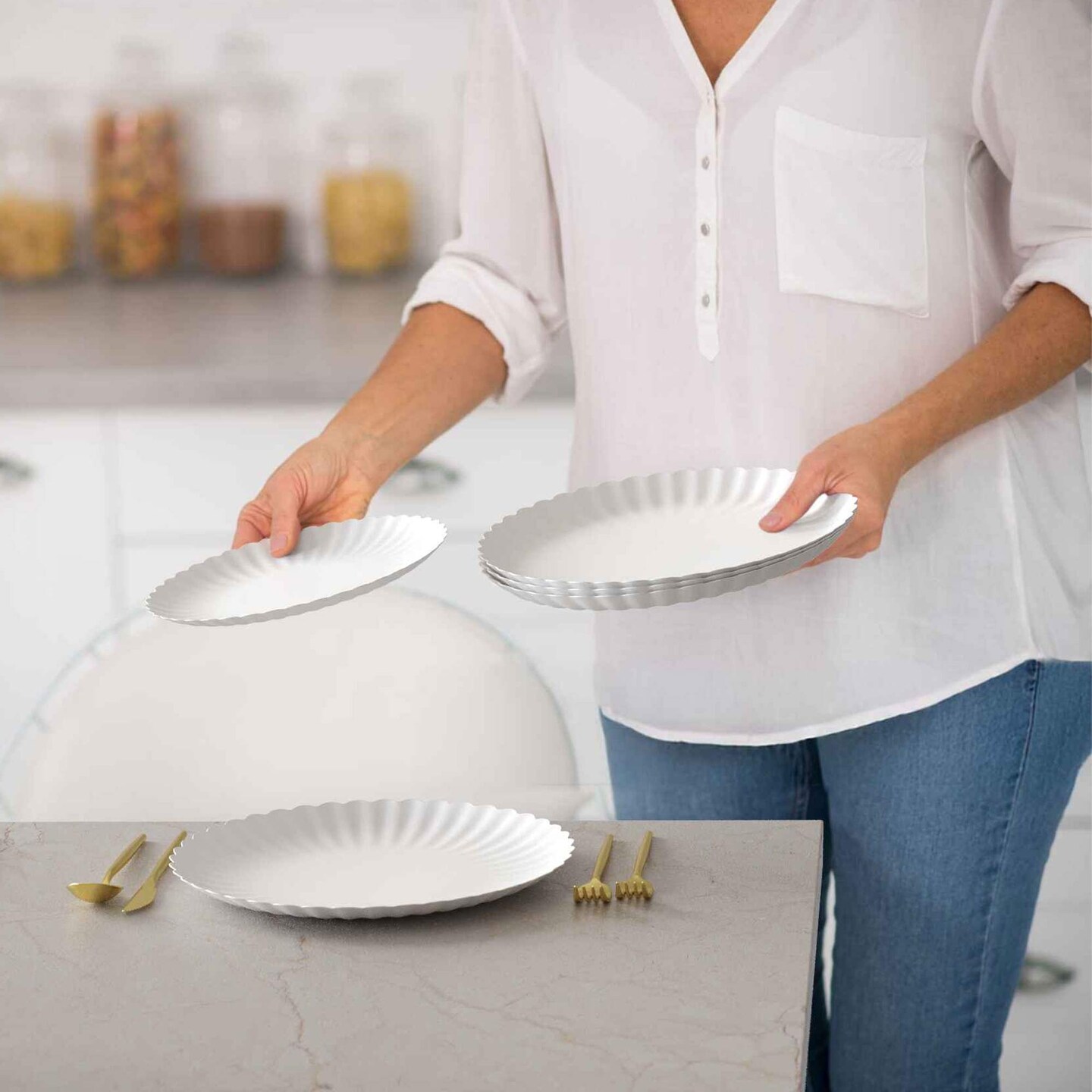 10 Count Snow Scalloped Paper Plates Elegant White Disposable 8.5 Inch Party Supplies