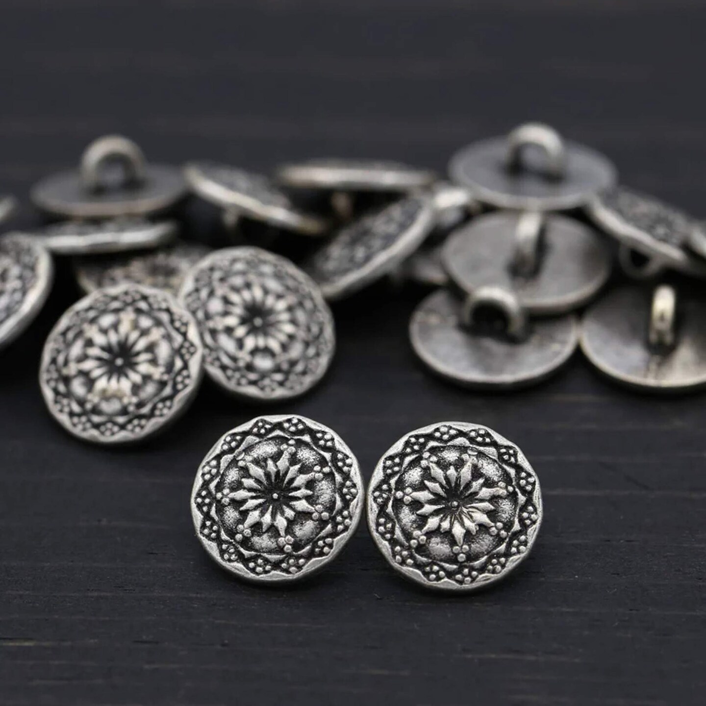 4 Pieces Antique Silver Vortex of Flowers Shank Metal Buttons 5/8 Inch