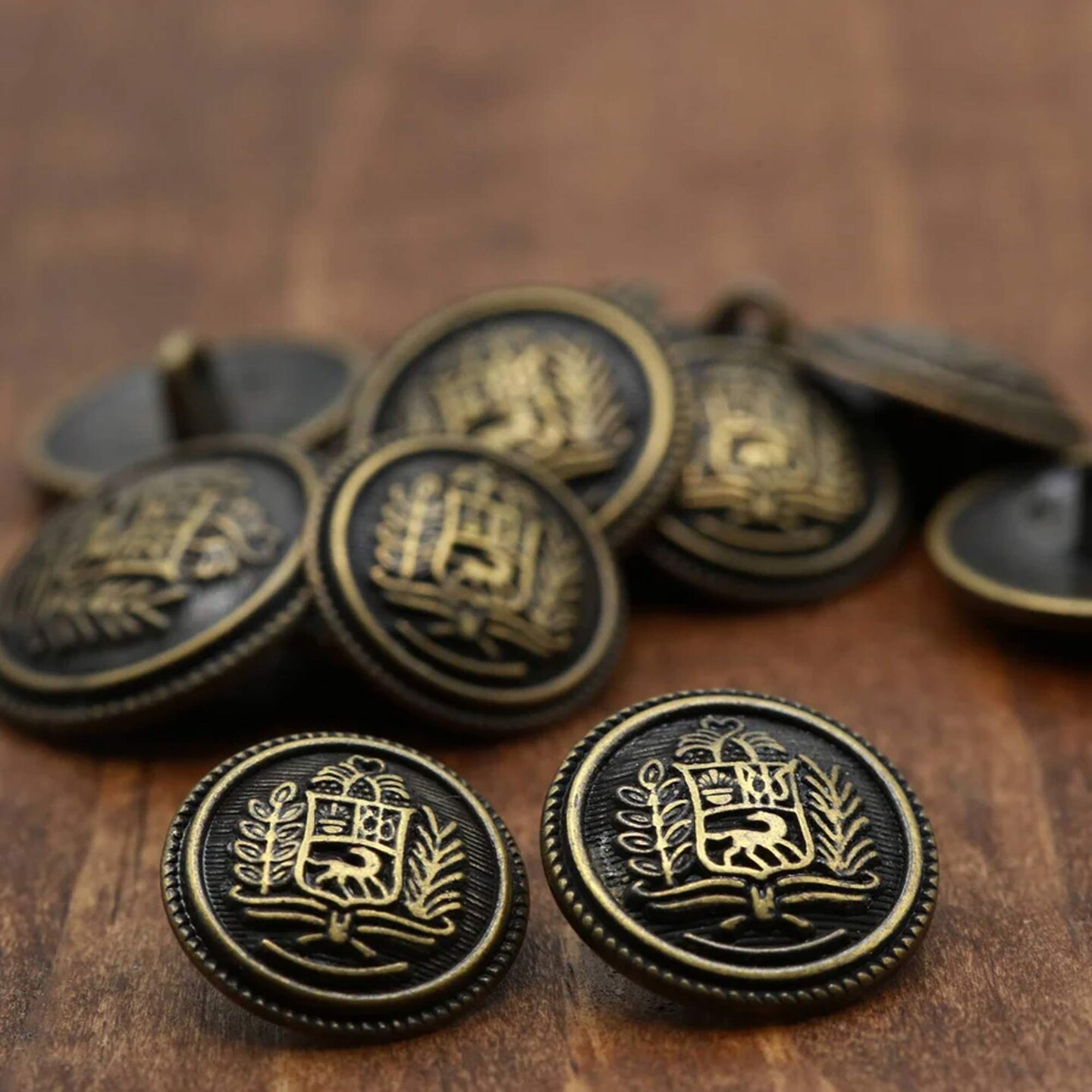 4 Pieces Antique Brass Jackal Crest Shank Metal Buttons Size 5/8 Inch