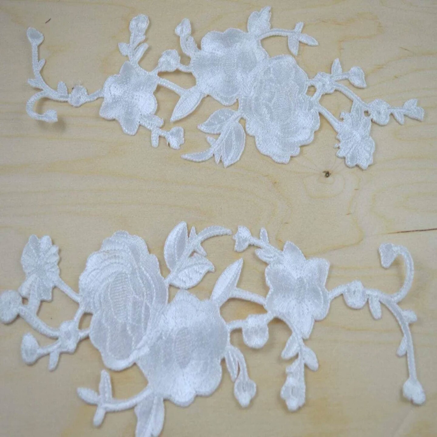 2 Patches White Floral Embroidery Iron On Applique for Dresses Hair Accessories Sewing Crafts