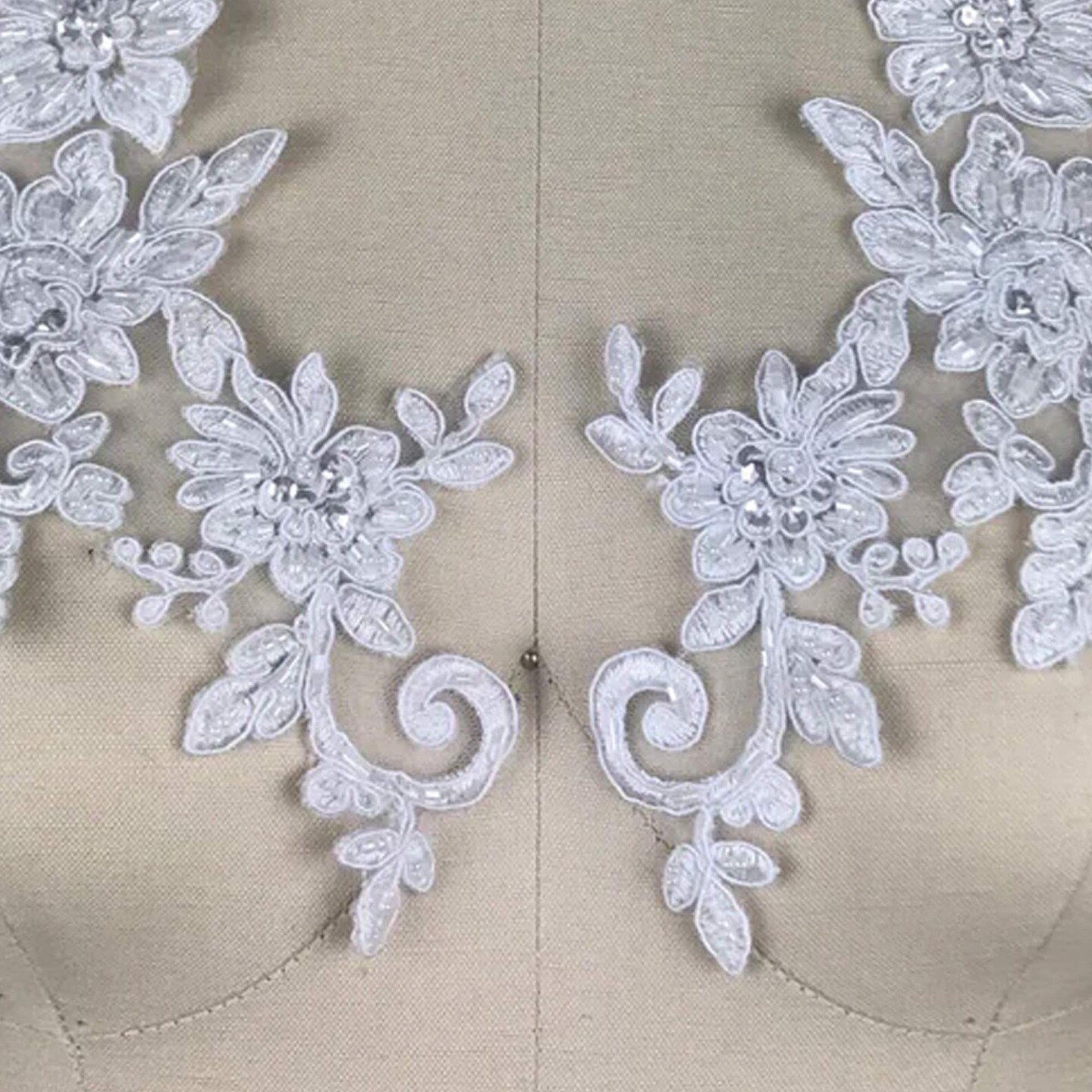 2 Pieces White Beaded Mirrored Floral Applique Patch for Dress Costume Neckline Decoration