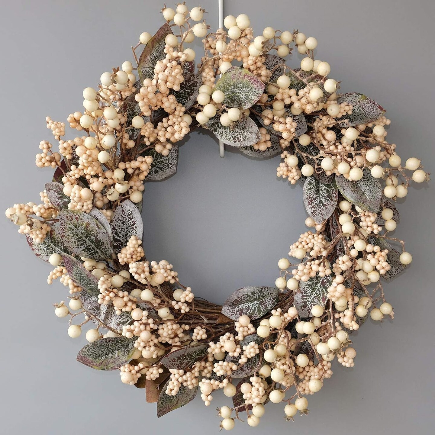 Artificial Eucalyptus Leaf Wreath(Green,white)14.8 x 13.35 x 3.43 inches