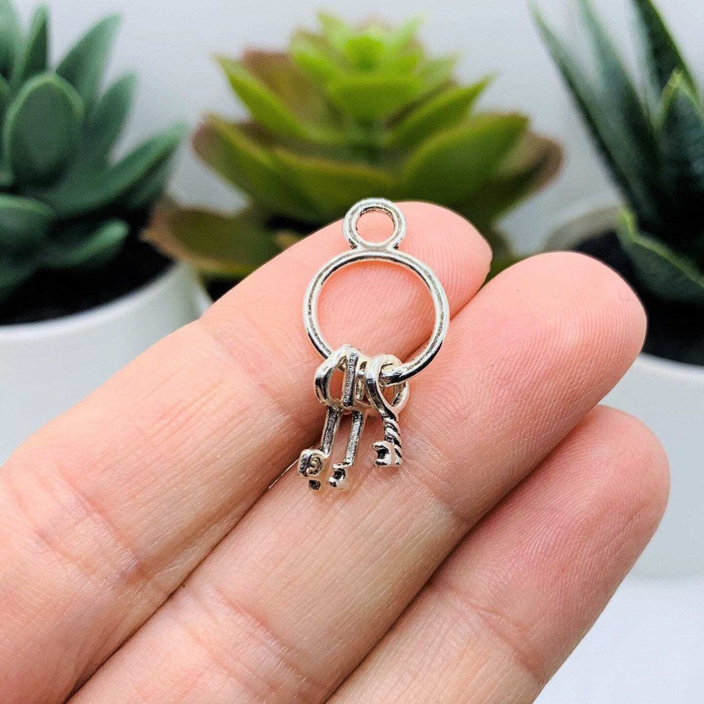 4, 20 or 50 Pieces: Silver Skeleton Key Charms