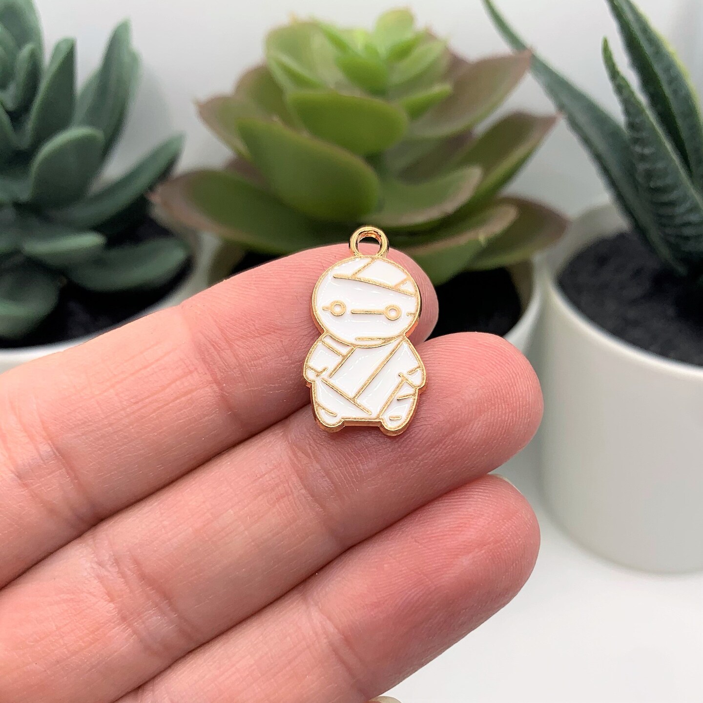 4, 20 or 50 Pieces: White Enamel Halloween Mummy Charms