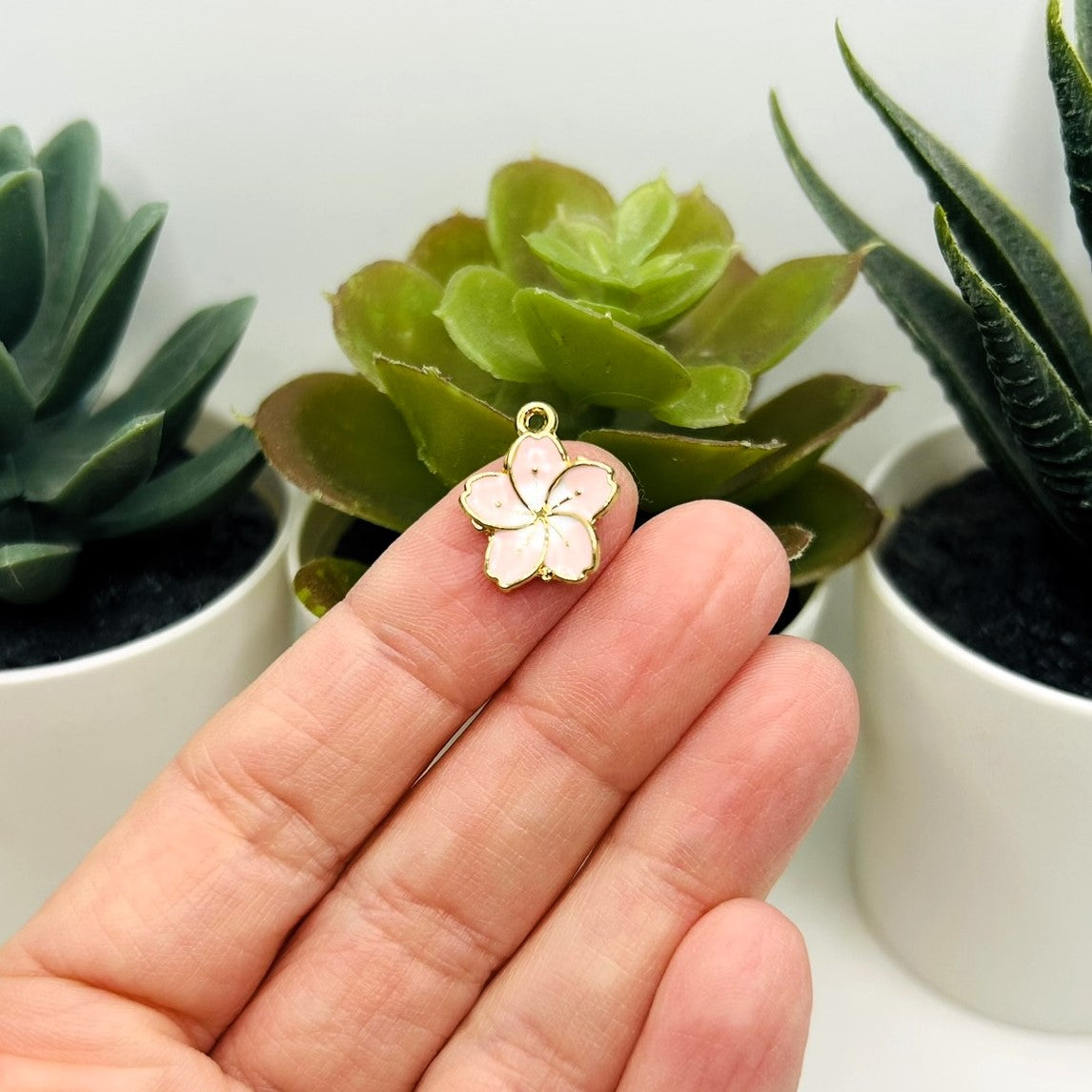 1, 4, 20 or 50 Pieces: Light Pink and White Flower Charms