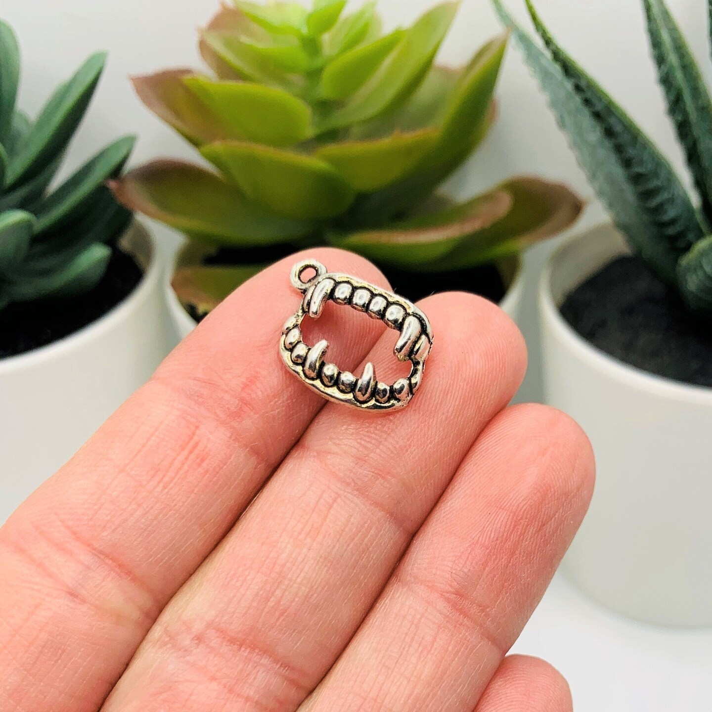 4, 20 or 50 Pieces: Silver Vampire Teeth Halloween Charms