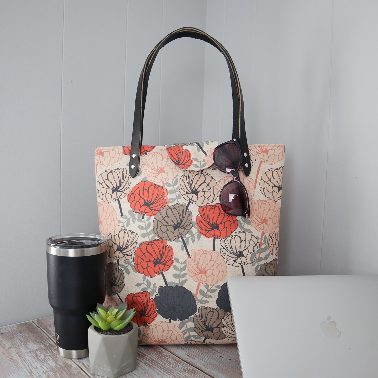 Crosscut Sewing Co.&#xAE; Lincoln Tote Sewing Kit - Beginner Sewing Project Kit