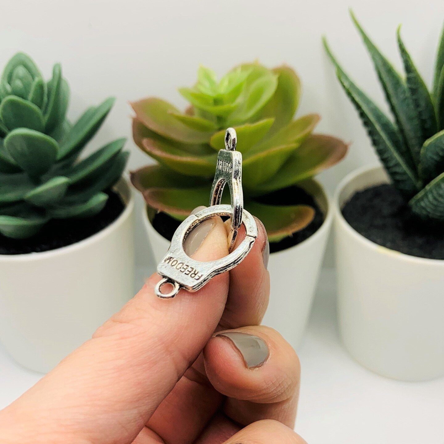 4, 20 or 50 Pieces: Silver Freedom Handcuff Charms
