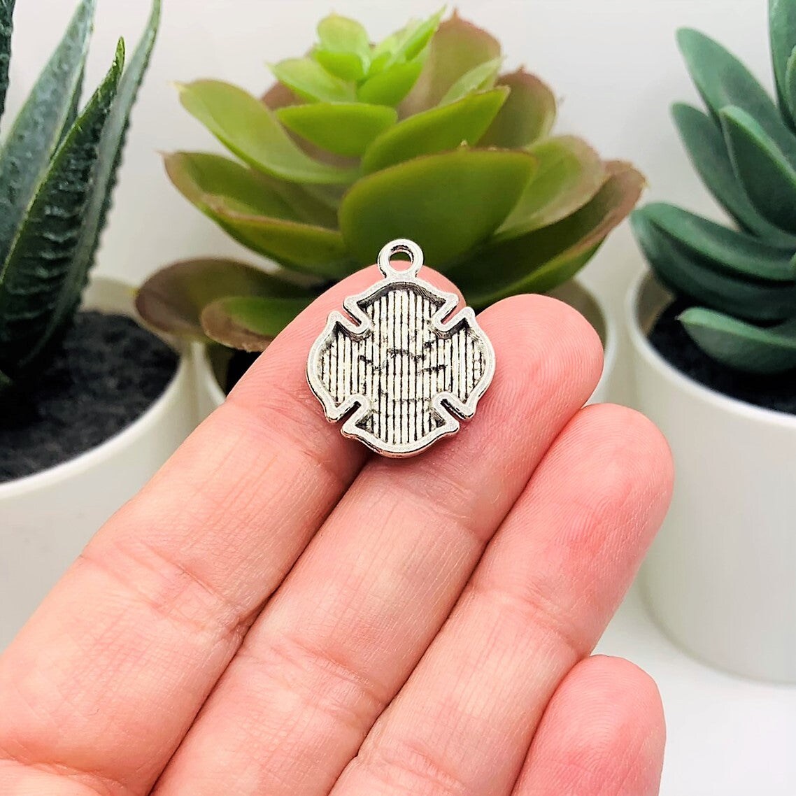 1, 4, 20 or 50 Pieces: Antique Silver Fireman Badge Symbol Charms