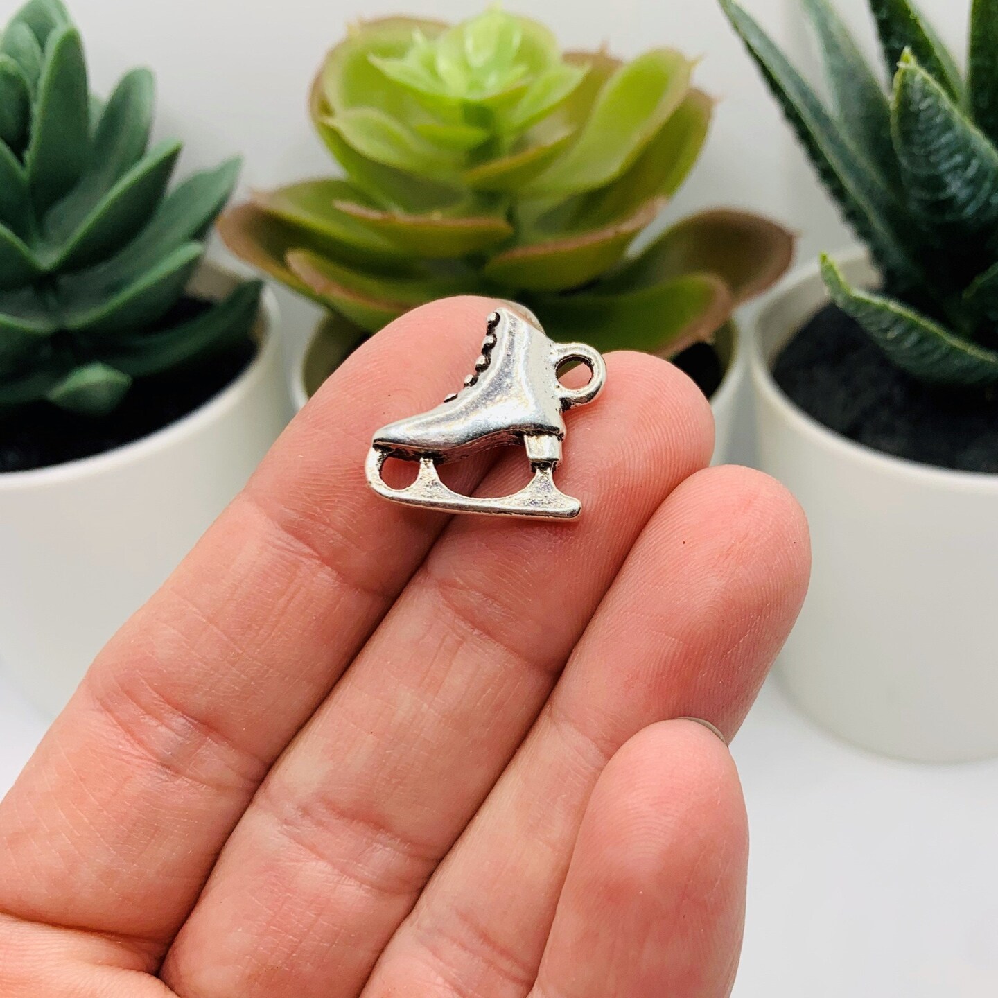 4, 20 or 50 Pieces: Silver Ice Skate Winter Christmas 3D Charms