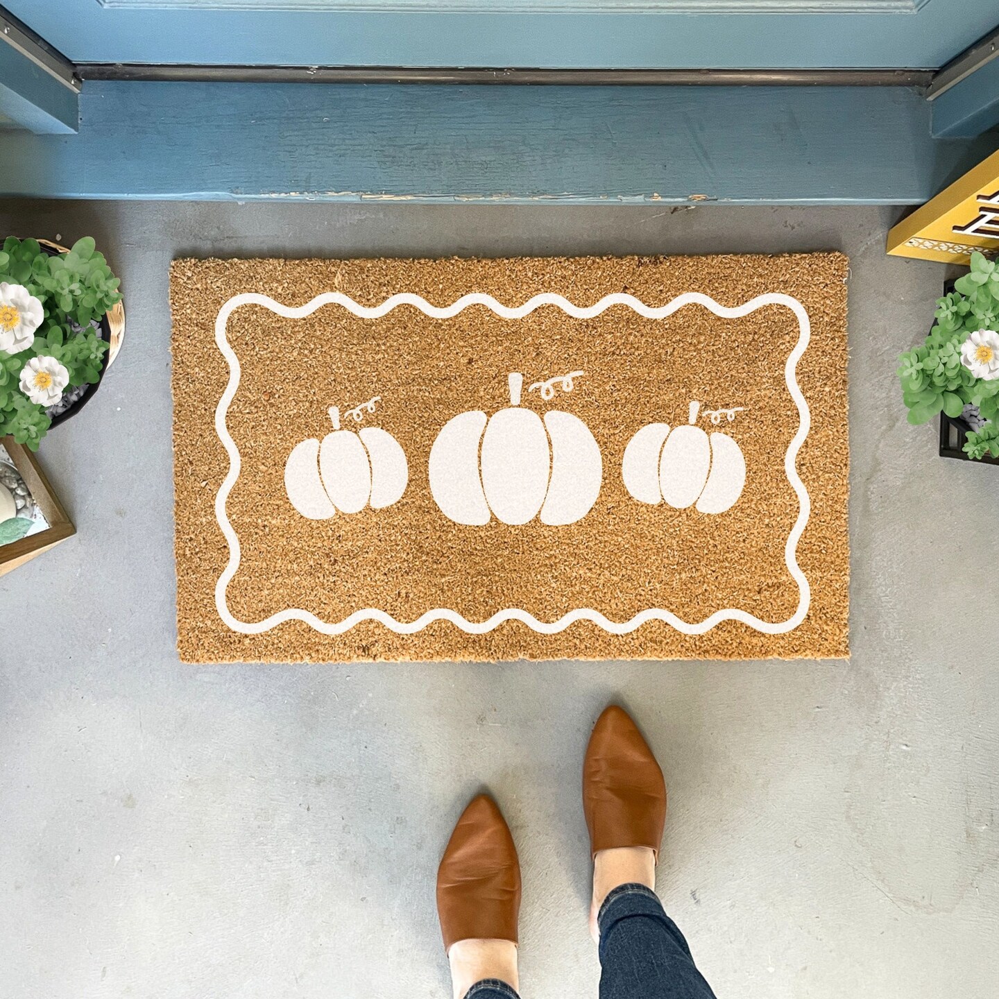 White Pumpkin Doormat, Outdoor Welcome Mat Pumpkins, Large Doormat Autumn, Scallop Door mat, Fall Decor Thanksgiving, Front Porch Decor