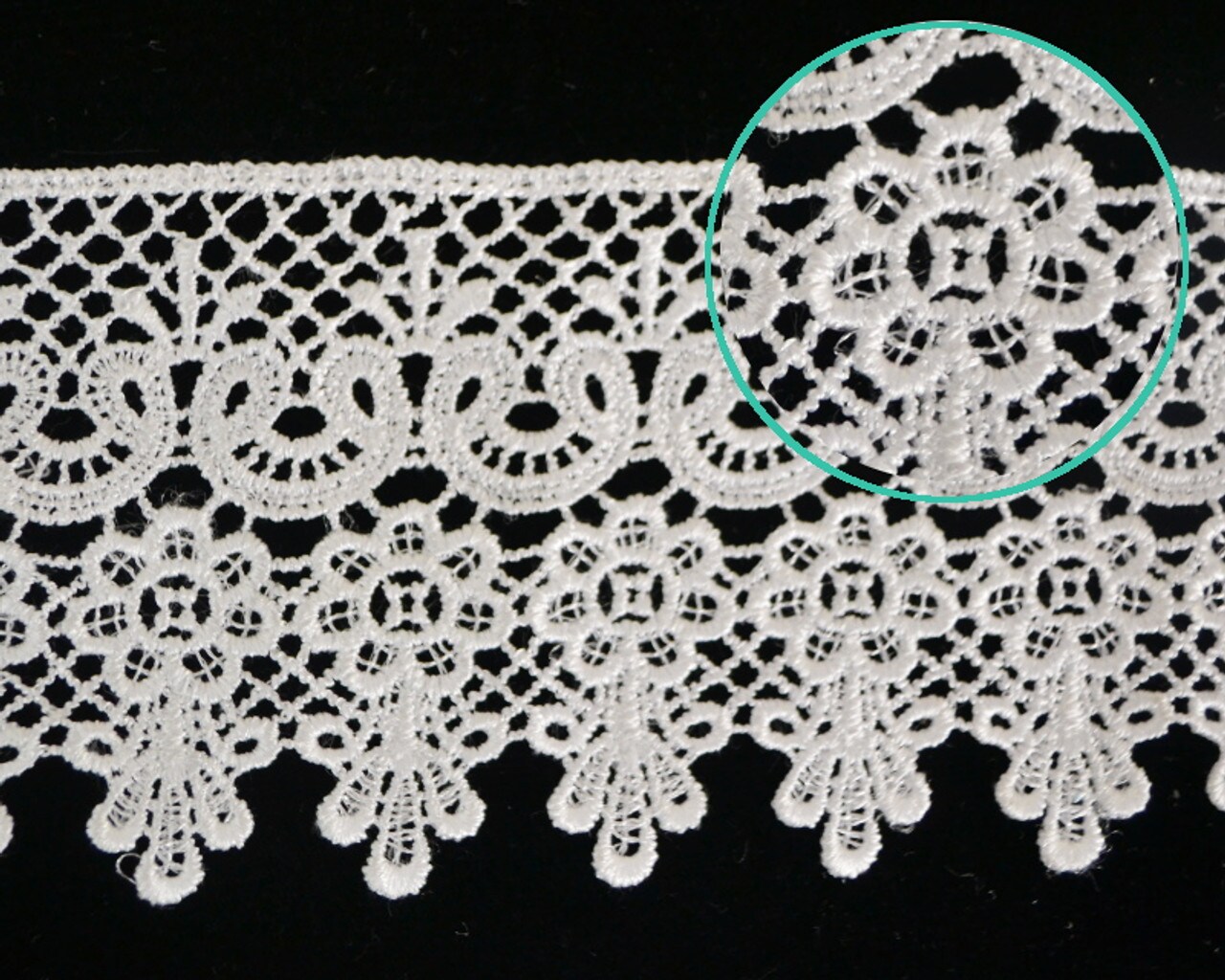 3.5&#x22;x15 Yards White Venice Lace Trim
