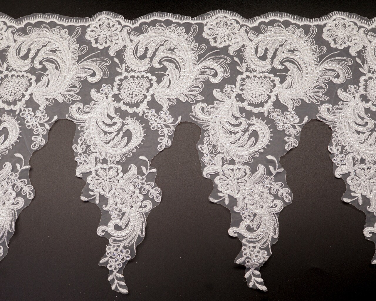 14&#x22; x 10 Yards White Bridal Venice Lace Trim