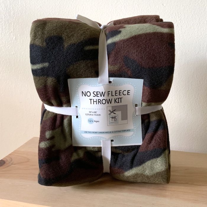 Camouflage Classic Anti-Pill No Sew Throw Fleece Fabric Kit