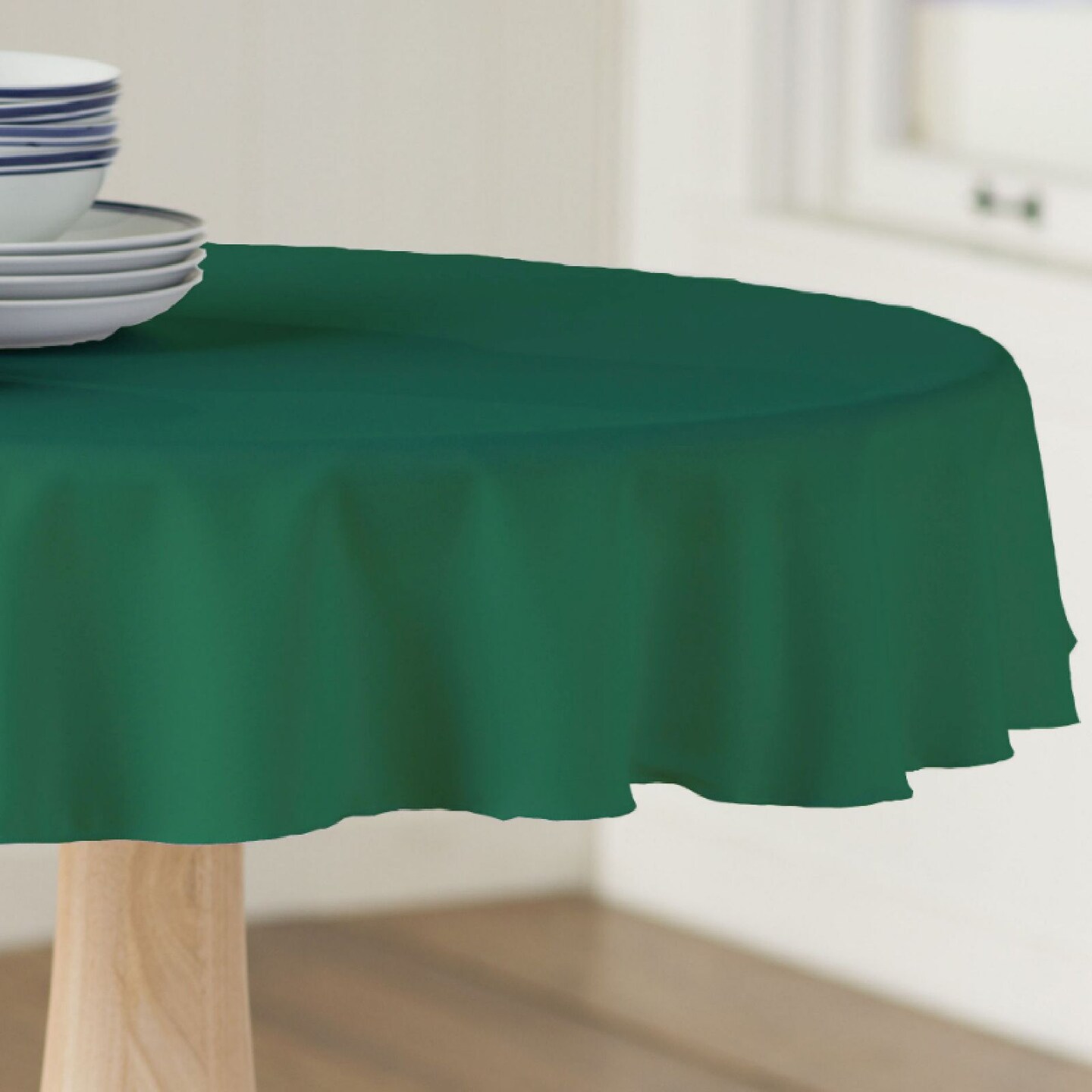 Modern Polyester Poplin Serged Edge Round Tablecloth 51in Overlay