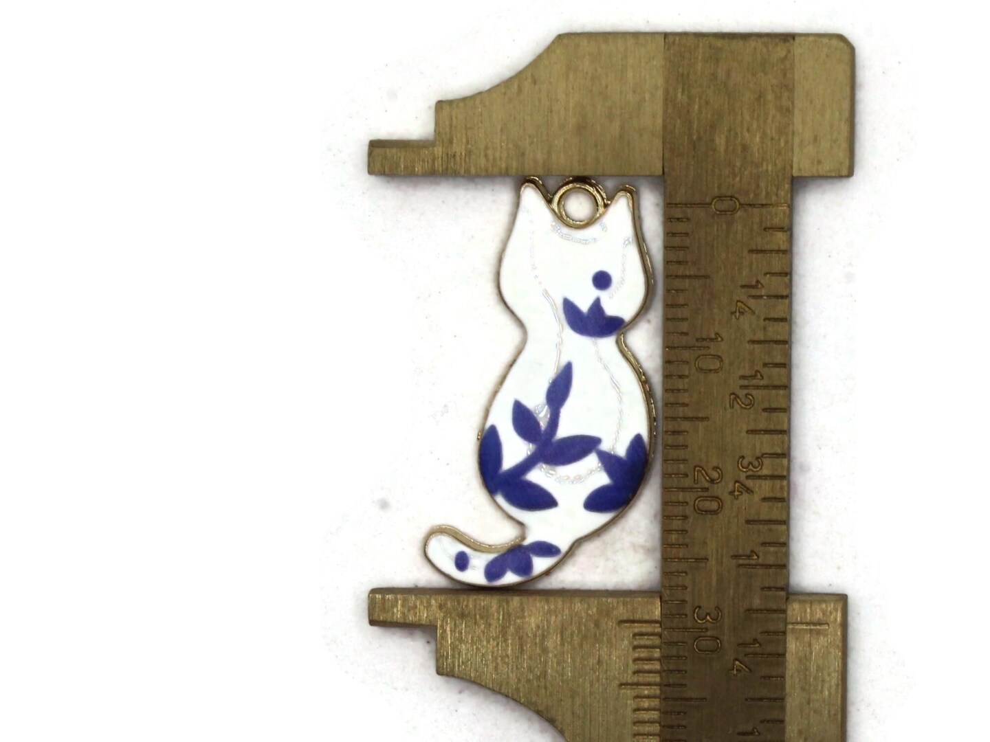 30mm Gray Striped Cat Enamel and Gold Tone Pendant