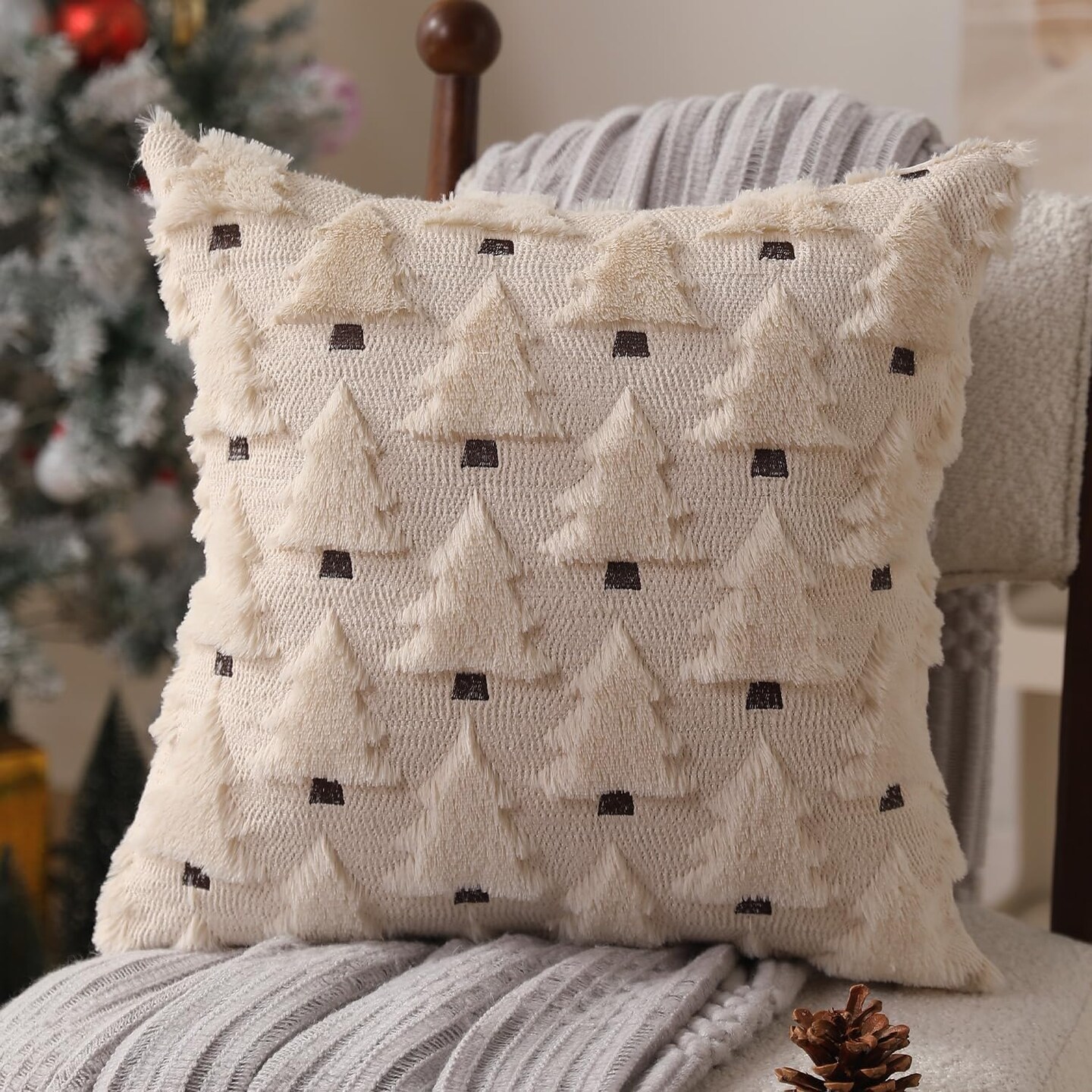 Christmas Pillow Covers 18x18 inch Set of 2 Beige Christmas Tree Throw Pillow Cases Decorations Soft Plush Faux Fur Wool Pillow Covers Winter Holiday Decor for Sofa Living Room