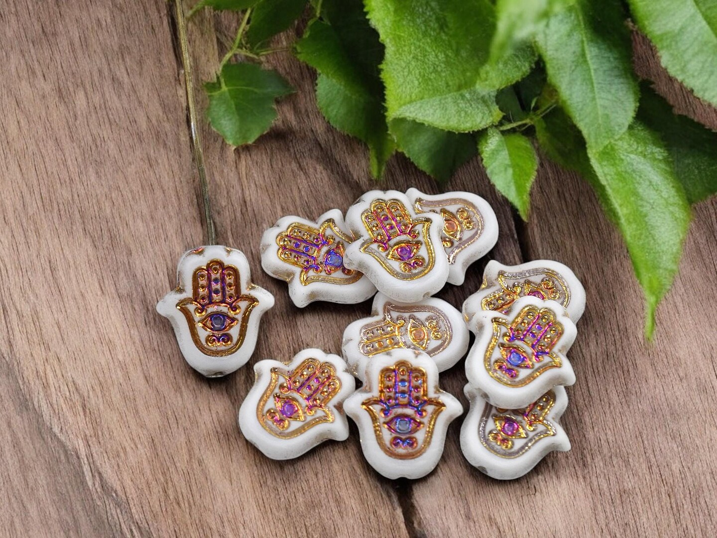 *10* 15x10mm White Sliperit Hamsa Hand Beads