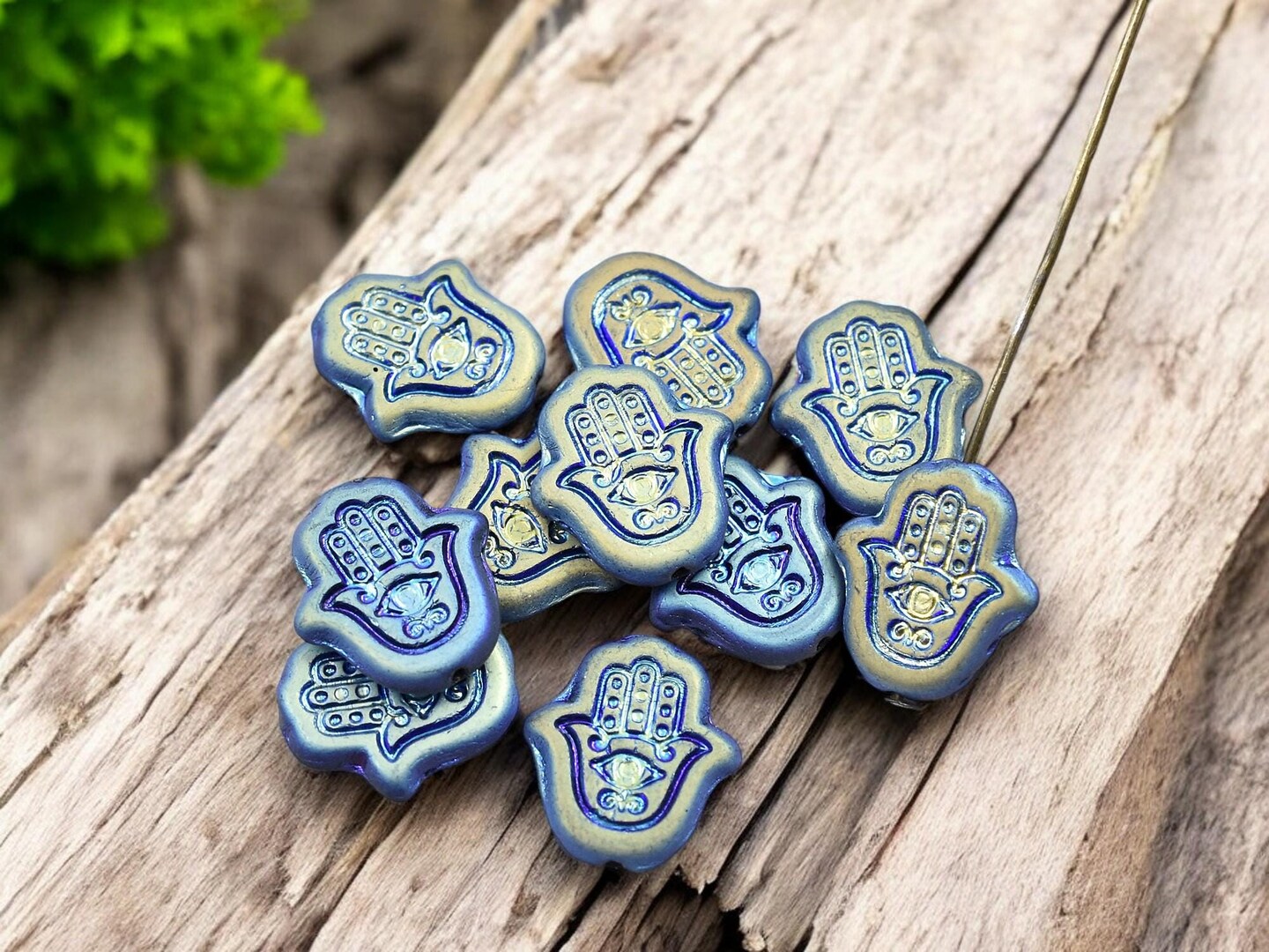 *10* 15x10mm Jet AB Hamsa Hand Beads