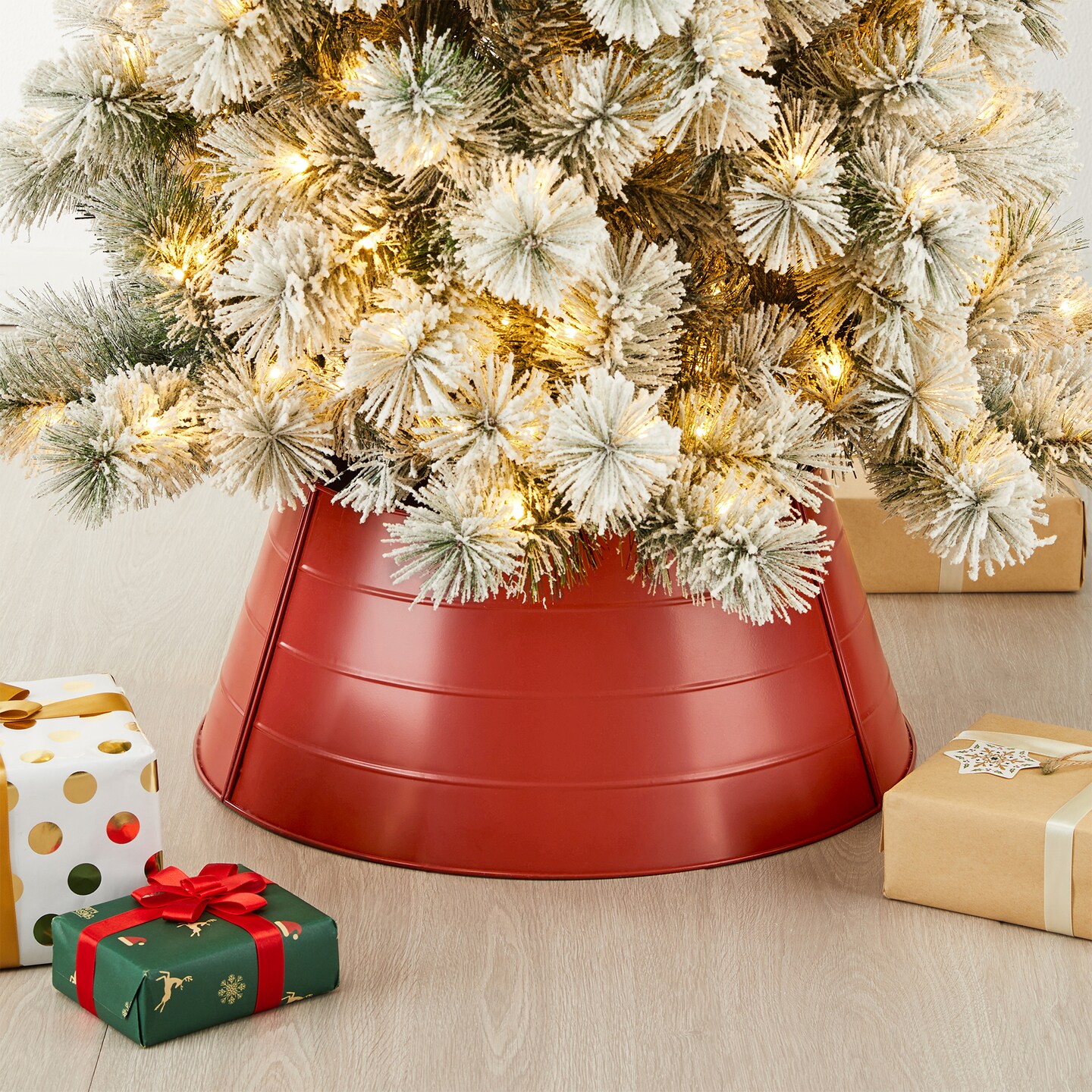 Set of 2 22&#x22;D Christmas Painted Metal Tree Collar