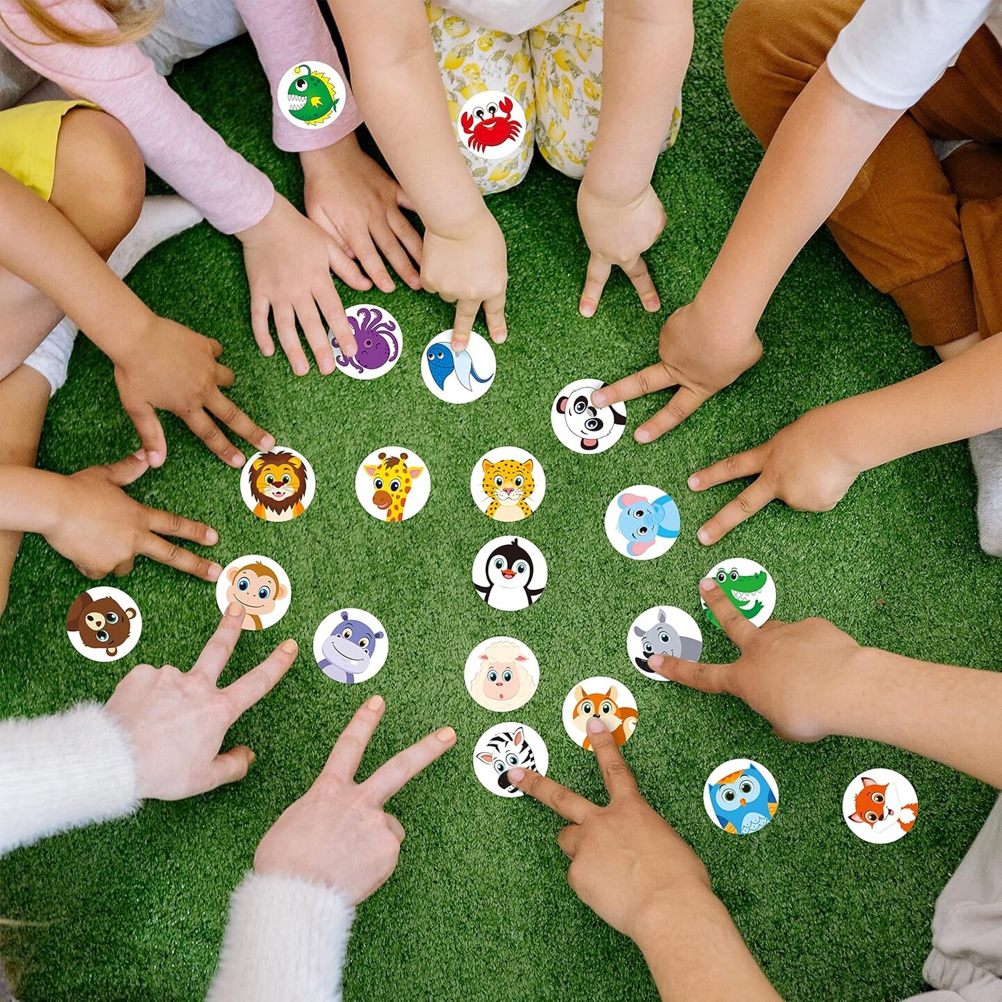1800 PCS Round Animal Stickers
