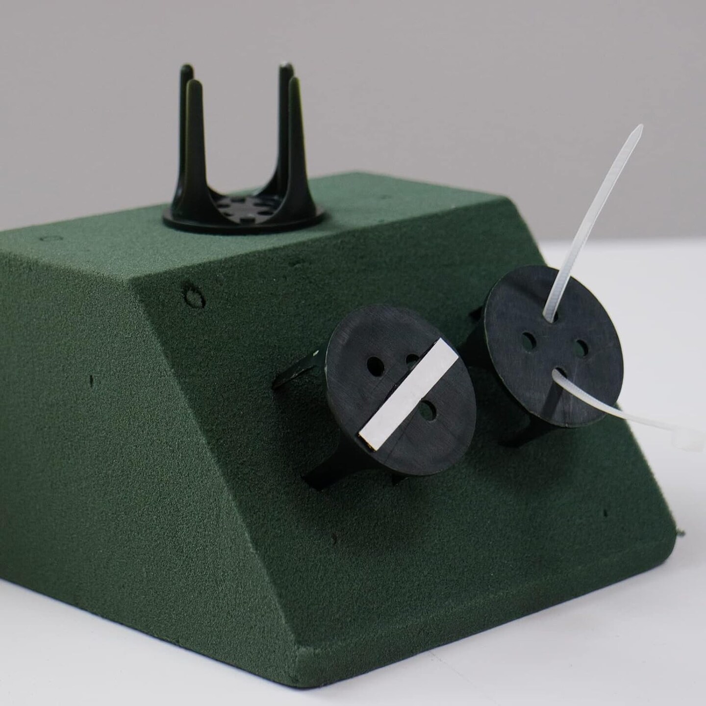 100Pcs Flower Foam Anchor Pins, Green Floral Foam Pinholder