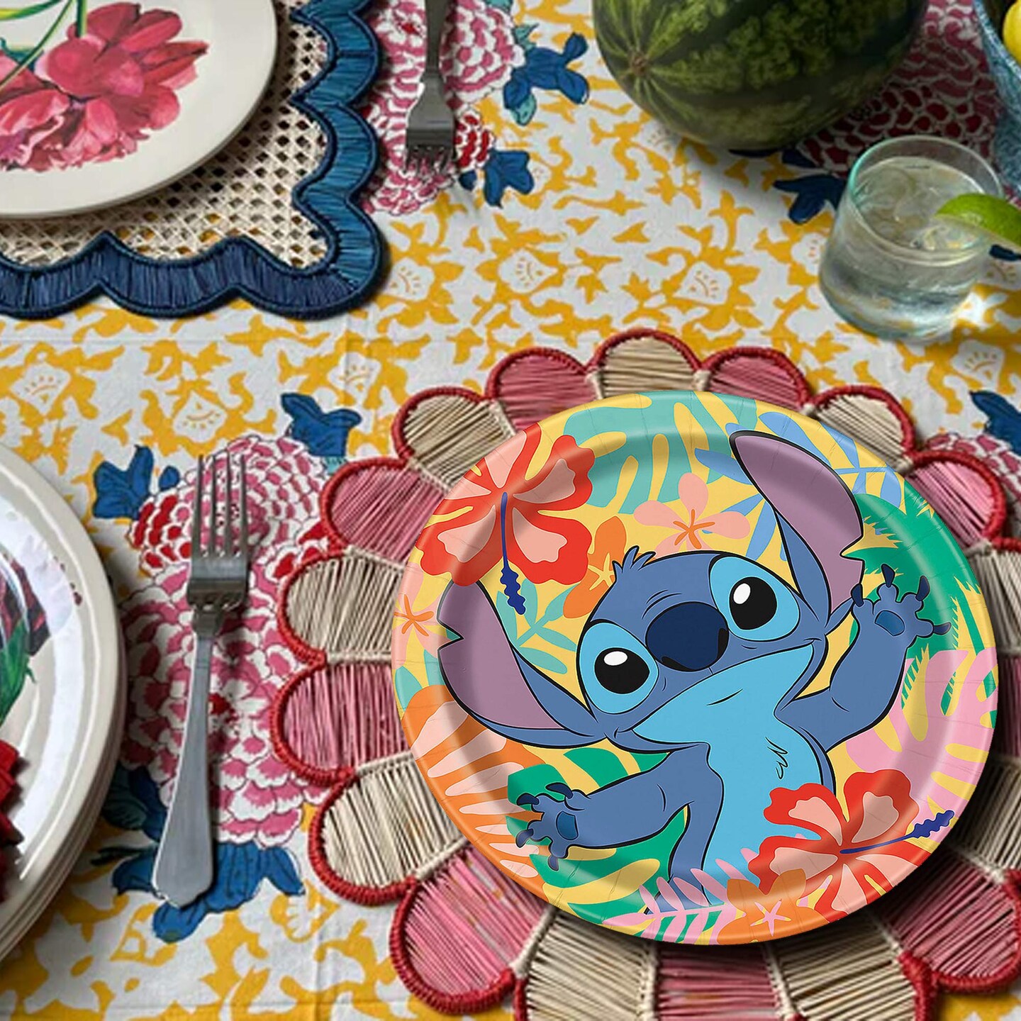 8 Count Lilo &#x26; Stitch Paper Plates 8 3/4 Inch Disney Luau Birthday Party Supplies