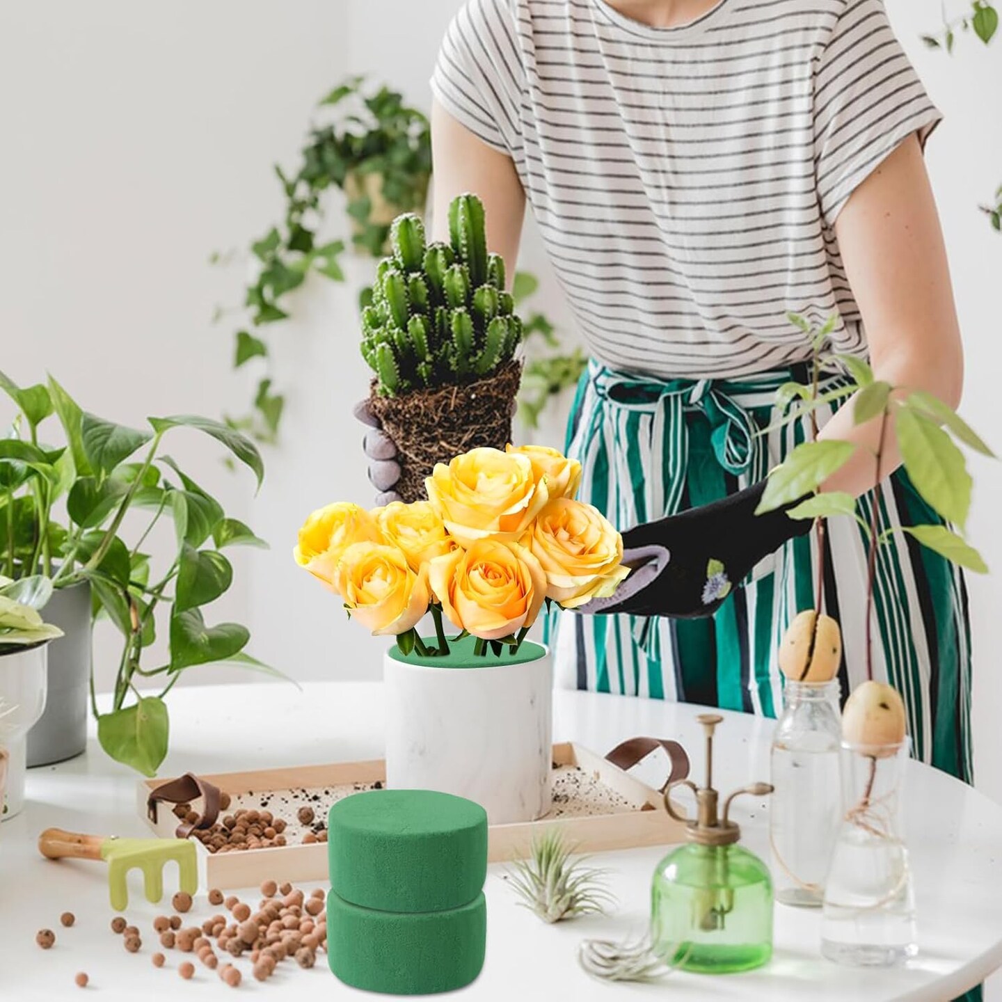 3.2&#x22; X 1.6&#x22; Green Round Floral Foam Blocks