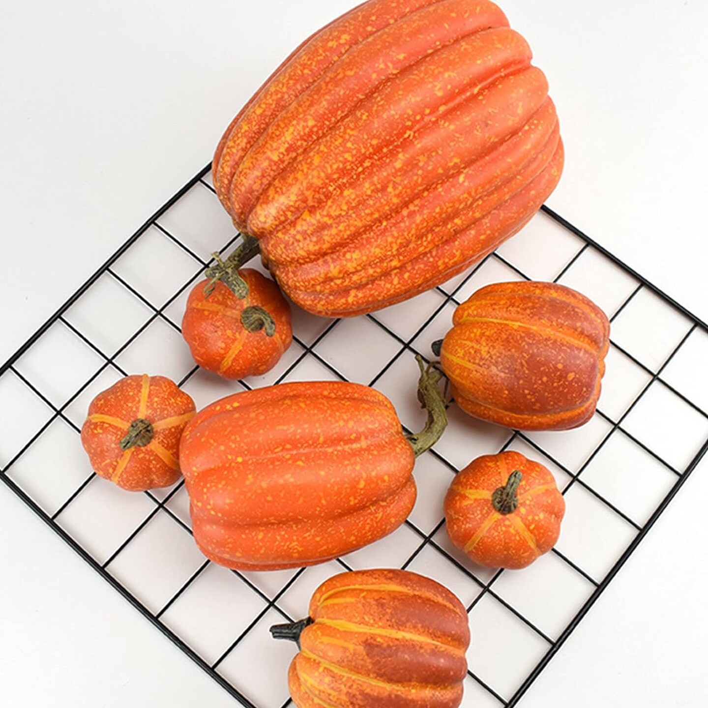 7 artificial pumpkins of various styles. Halloween Decoration: Rural Style Farmhouse Foam Pumpkin Harvest Season Thanksgiving Day is Suitable for Table top House Dining Table Party Decoration in Orange.