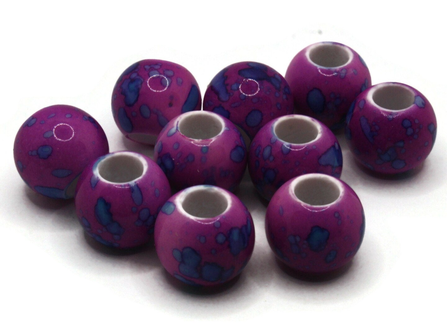 10 20mm Large Hole Macrame Beads Bright Purple and Blue Spatter Paint Round Plastic Beads