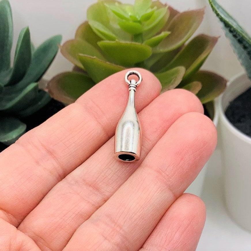 4, 20 or 50 Pieces: Silver Wine Bottle 3D Charms