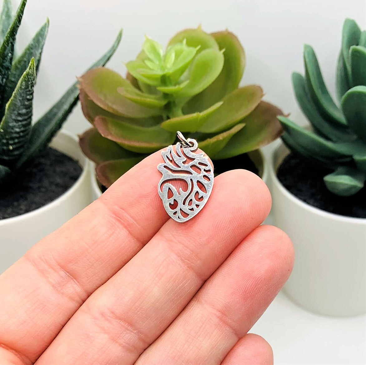 1, 4 or 20 Pieces: Stainless Steel Anatomical Heart Pendant