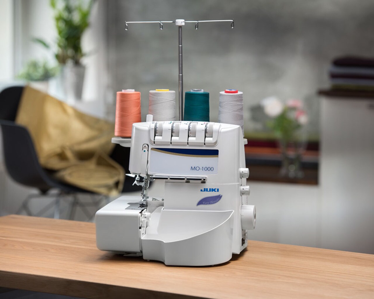 JUKI MO-1000 2/3/4 Thread Serger Machine with Air Supported Threading